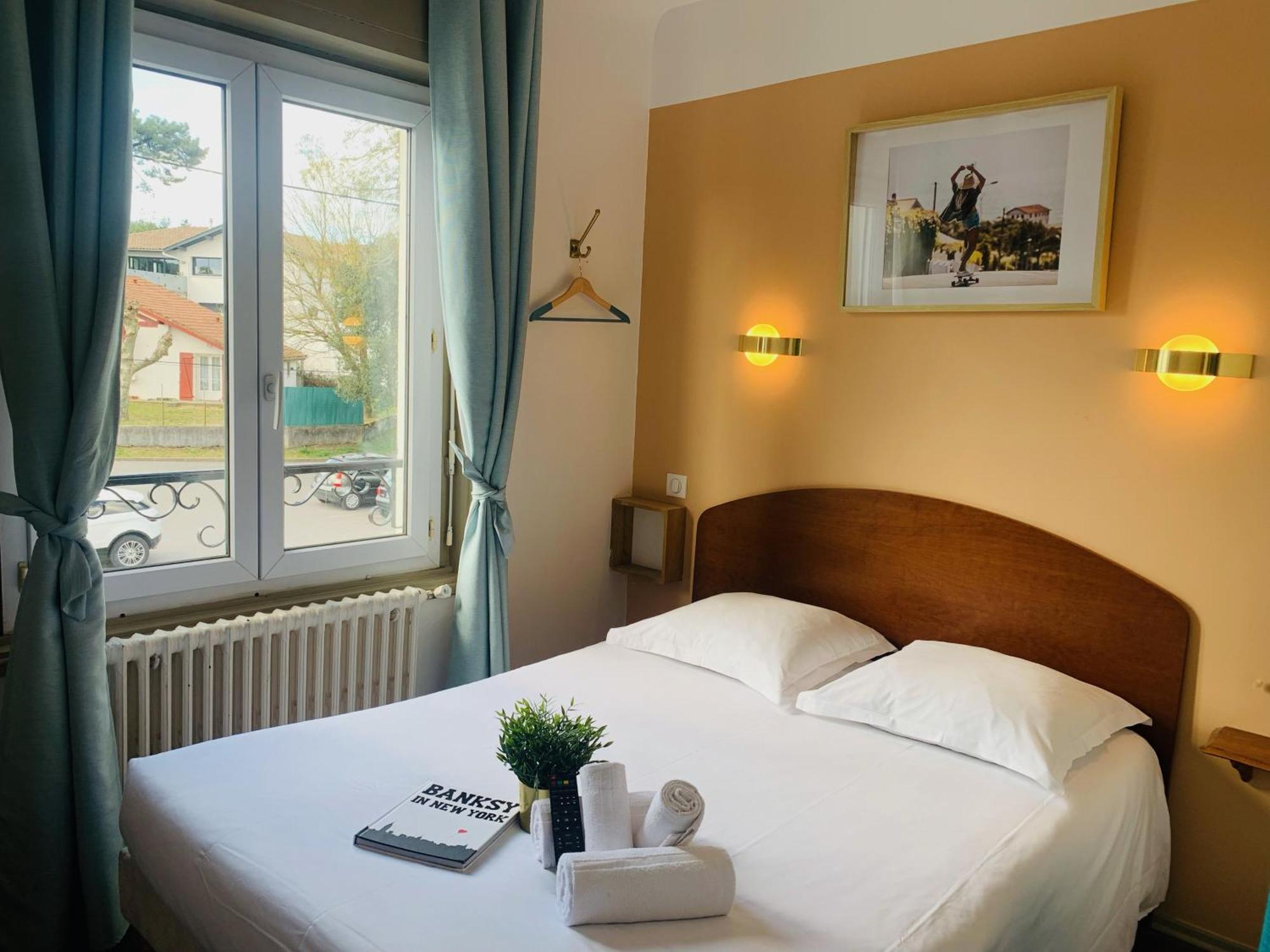 Hotel Fine Anglet Exteriör bild